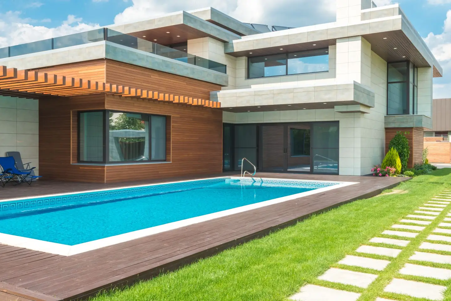 Swimming pool builders serving Newcastle, NSW